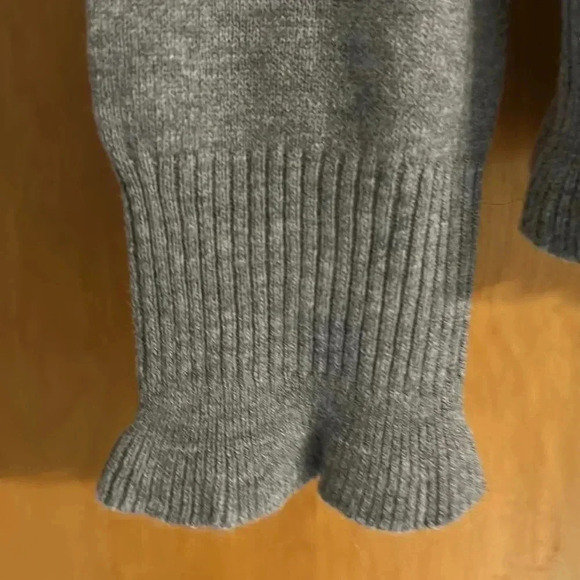 Brooks brothers woman’s grey knit sweater - Picture 4 of 7